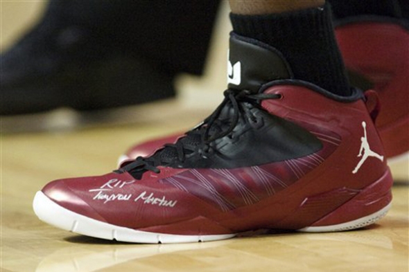 Lebron Honors Trayvon Martin with Shoes